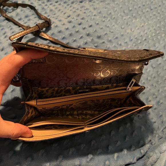 Silver guess clutch purse - Picture 2 of 2